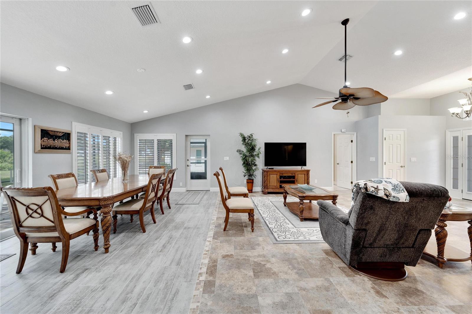 2215 NEW BEDFORD DR, SUN CITY CENTER, FL, 33573