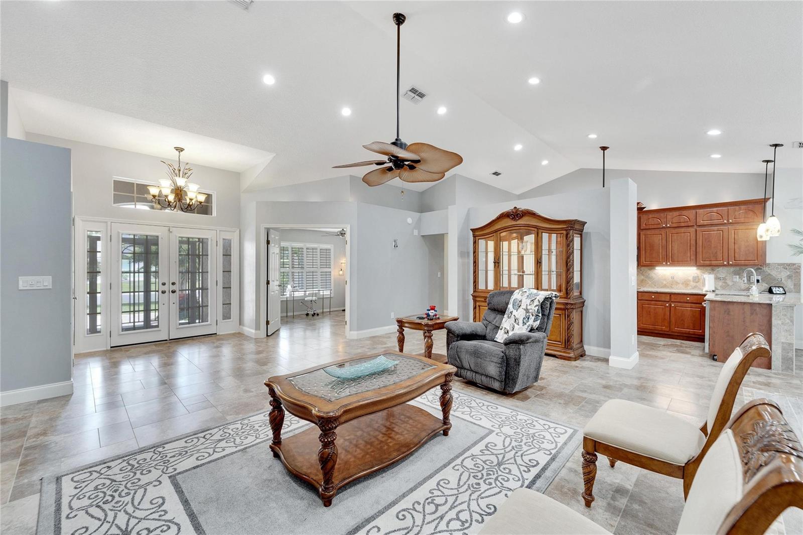 2215 NEW BEDFORD DR, SUN CITY CENTER, FL, 33573