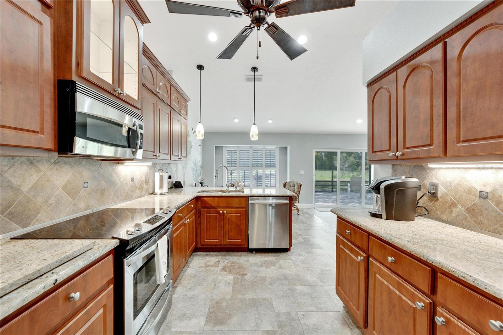 2215 NEW BEDFORD DR, SUN CITY CENTER, FL, 33573