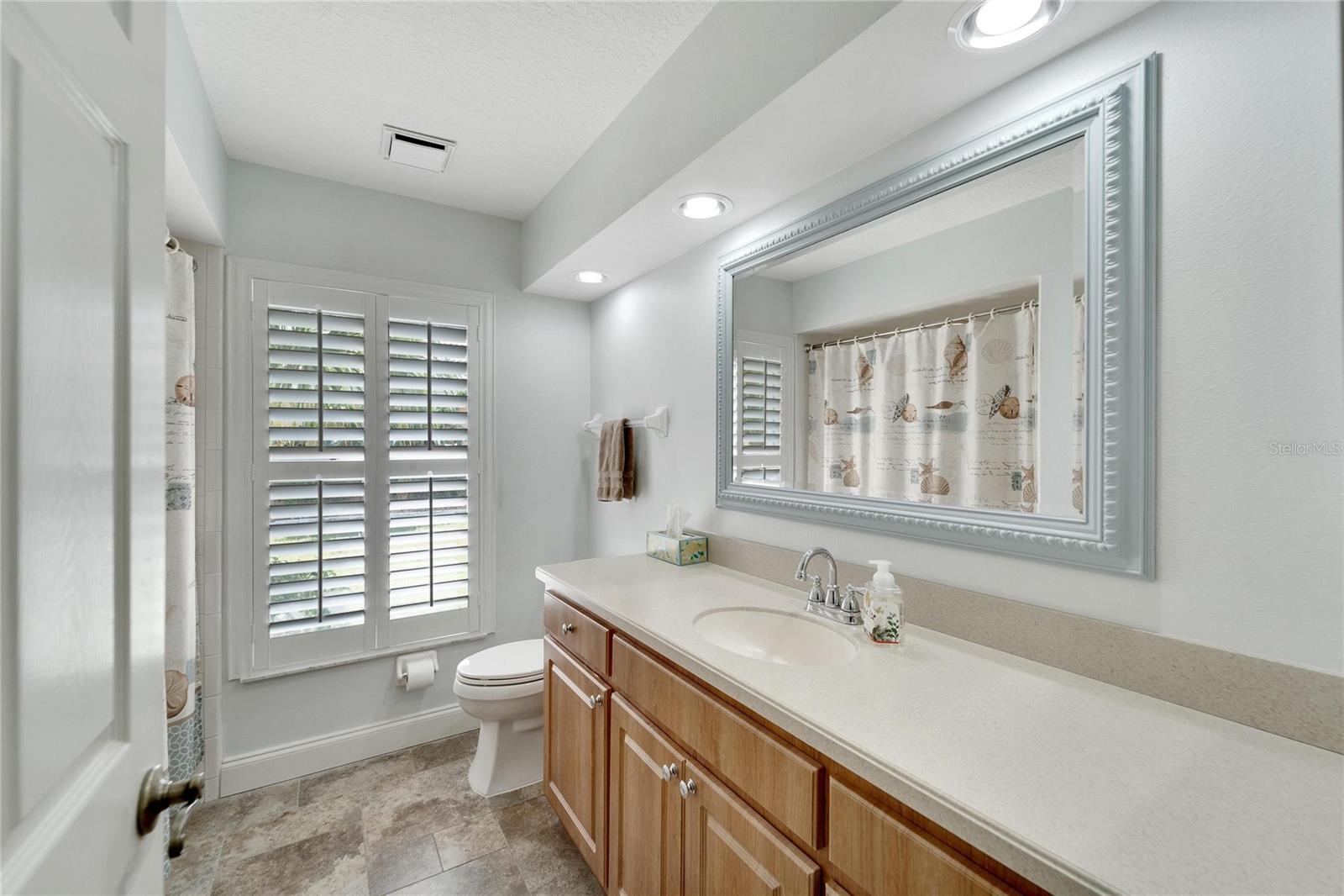 2215 NEW BEDFORD DR, SUN CITY CENTER, FL, 33573