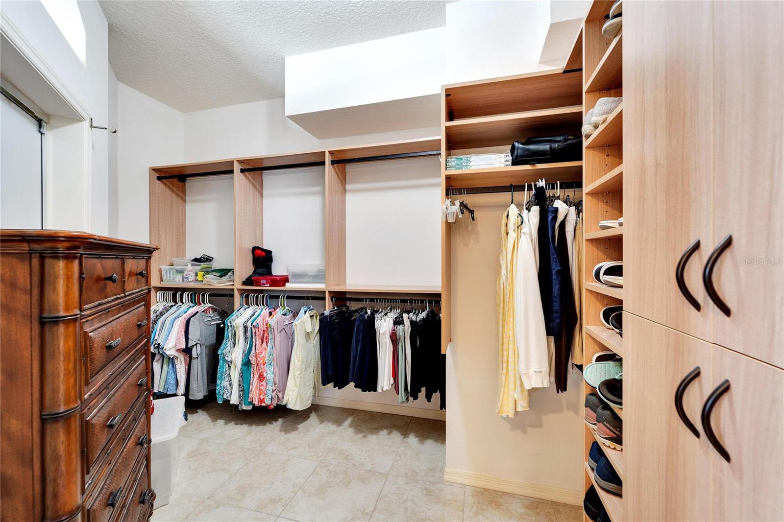 2215 NEW BEDFORD DR, SUN CITY CENTER, FL, 33573