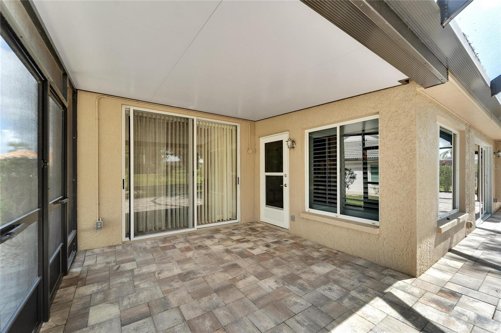 2215 NEW BEDFORD DR, SUN CITY CENTER, FL, 33573