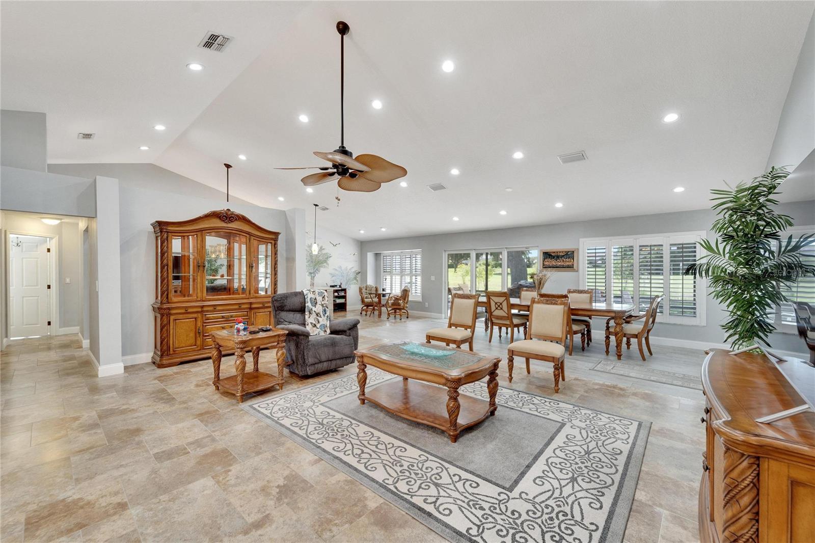 2215 NEW BEDFORD DR, SUN CITY CENTER, FL, 33573