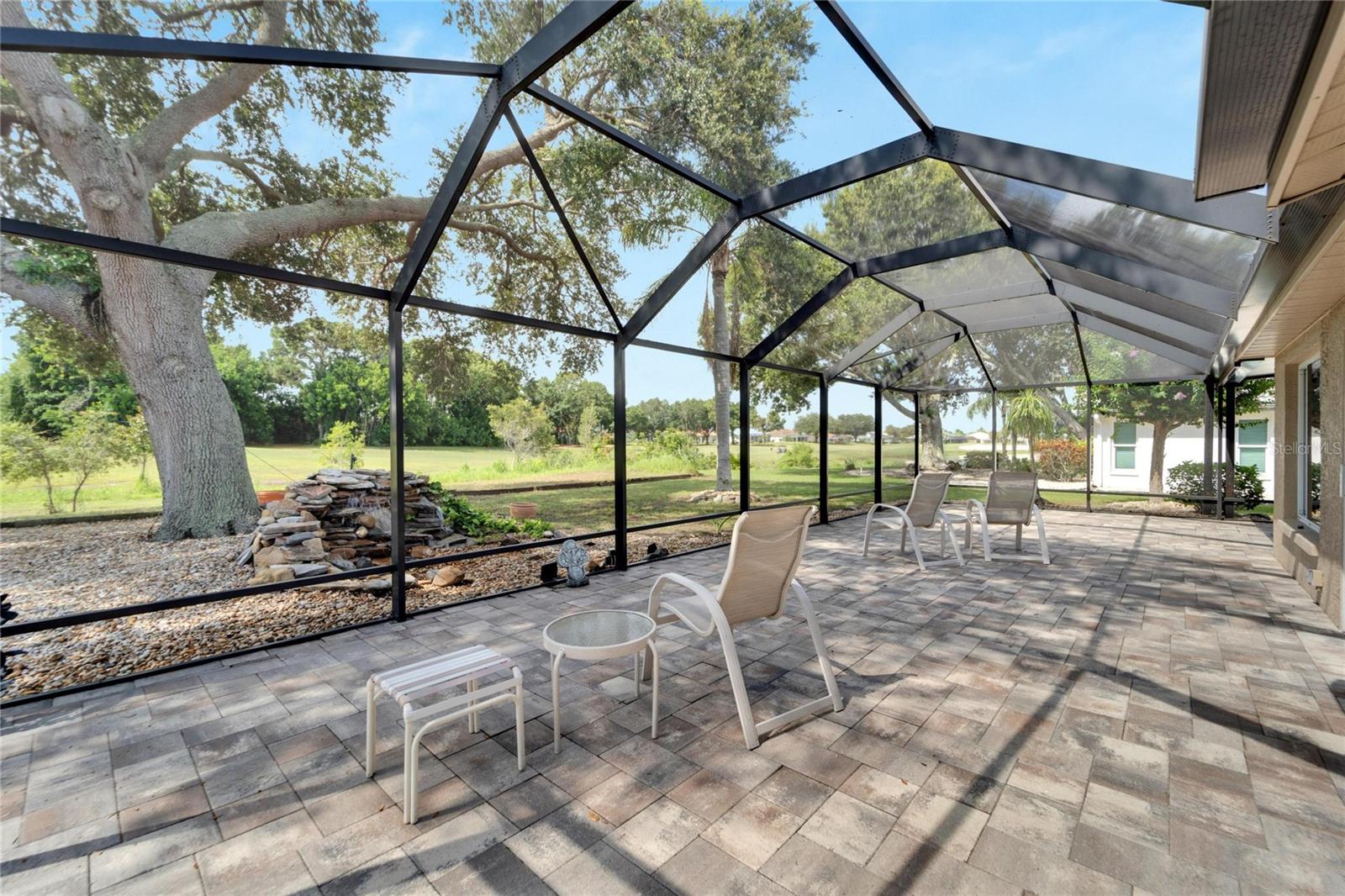 2215 NEW BEDFORD DR, SUN CITY CENTER, FL, 33573