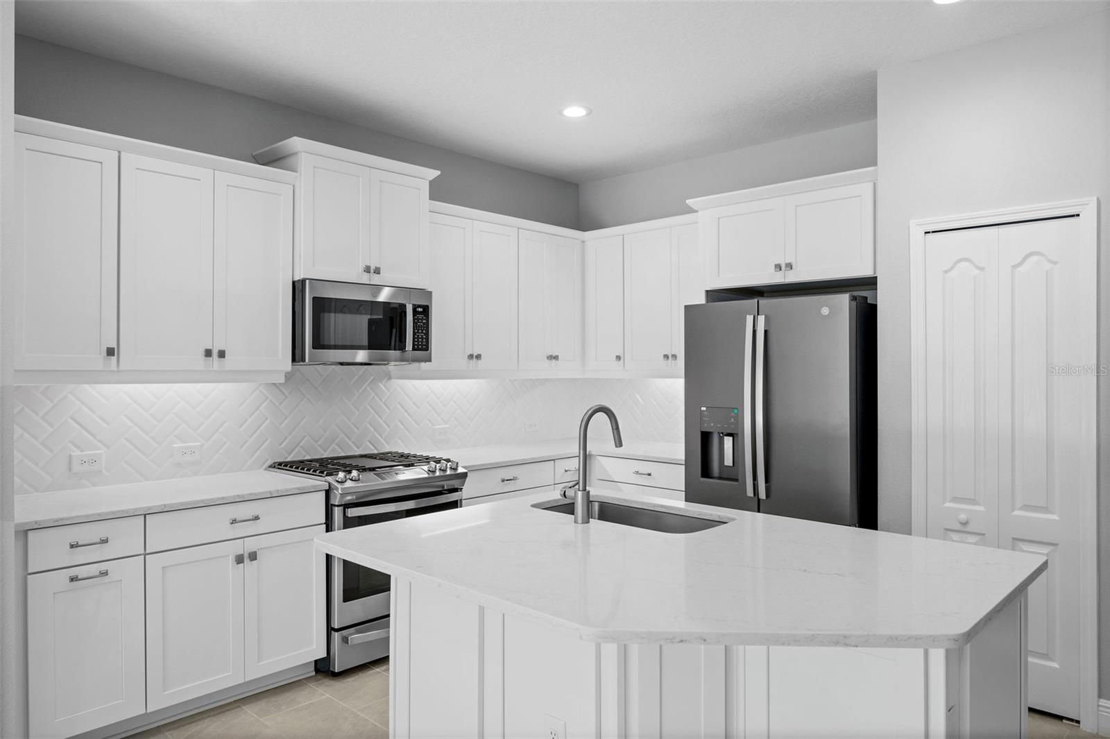 4338 TAMARIND PL, BRADENTON, FL, 34203