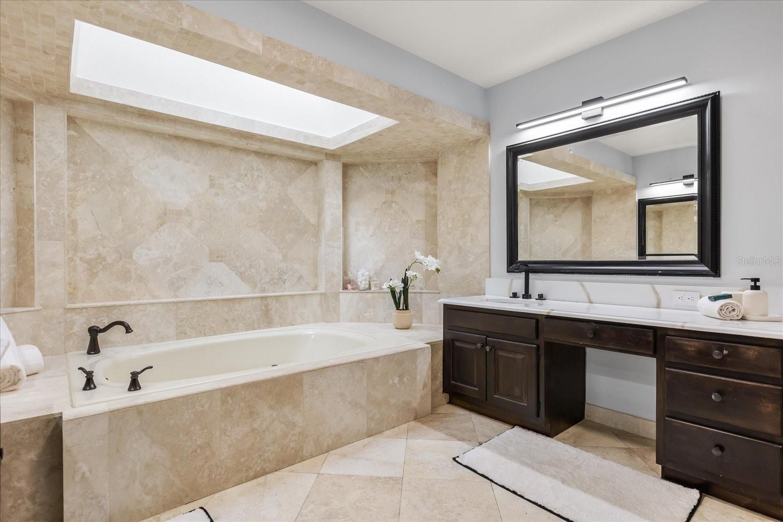 8041 LAKE WAUNATTA DR, WINTER PARK, FL, 32792