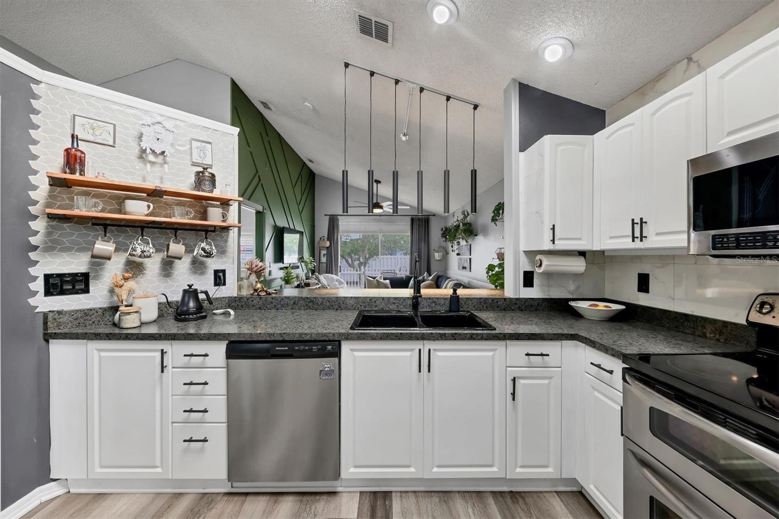 3912 39TH AVE W, BRADENTON, FL, 34205