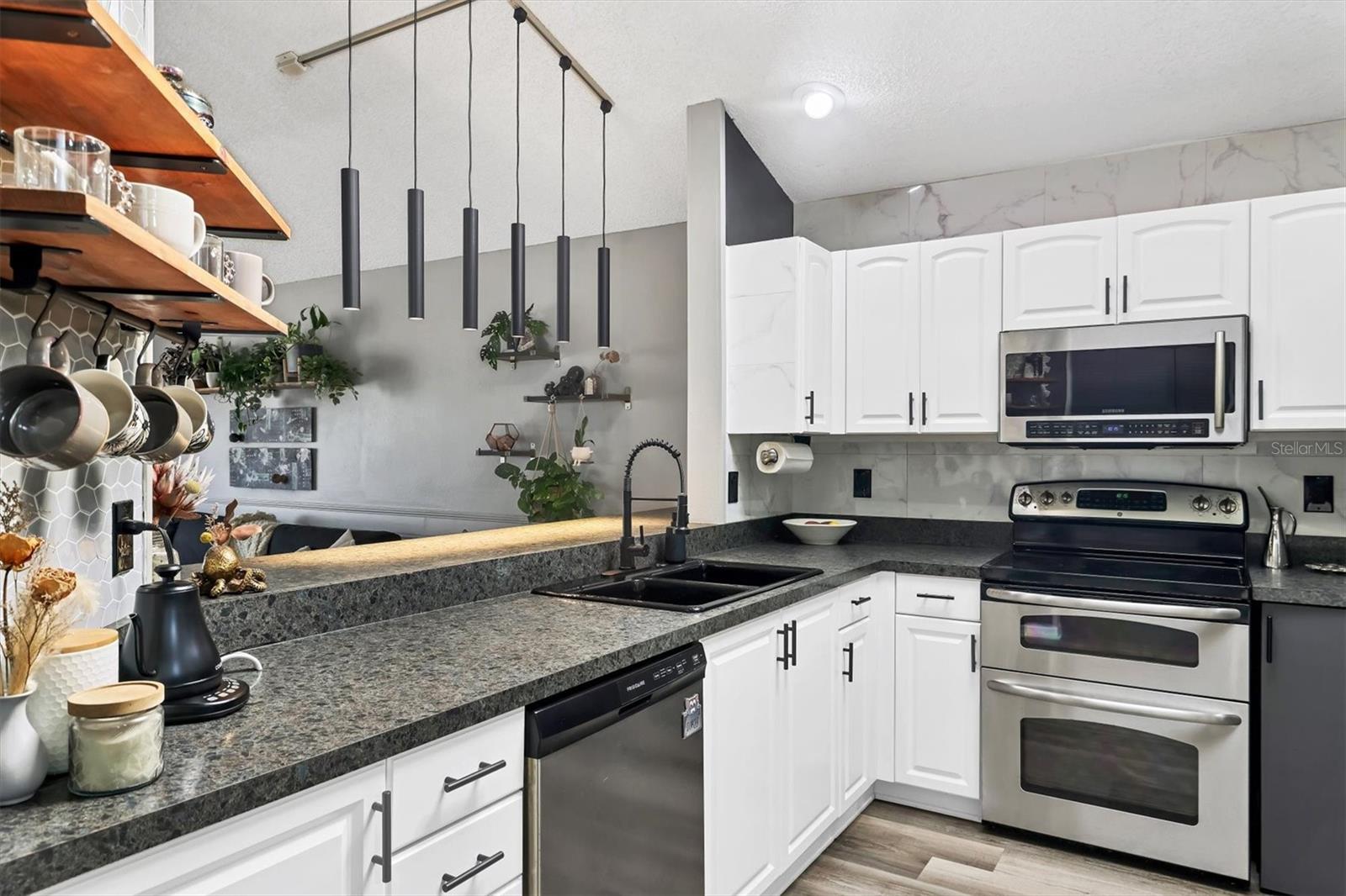 3912 39TH AVE W, BRADENTON, FL, 34205