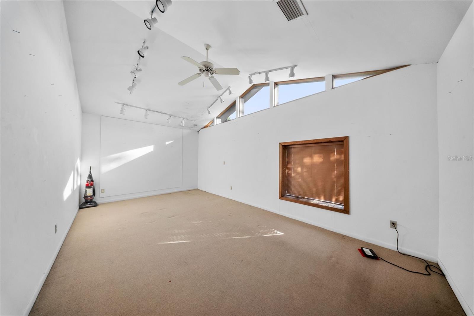 12107 LAKE CARROLL DR, TAMPA, FL, 33618