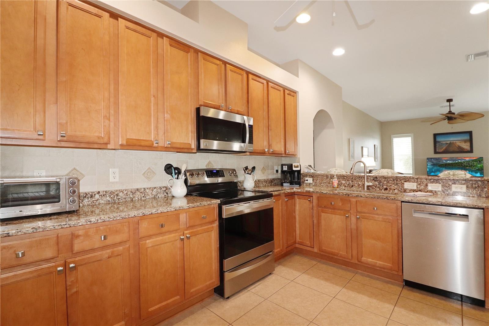 27024 OLD ENGLISH CT, LEESBURG, FL, 34748