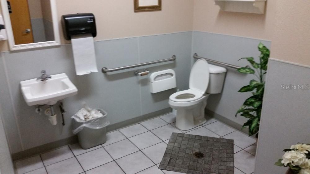 2105 W MAIN ST, LEESBURG, FL, 34748