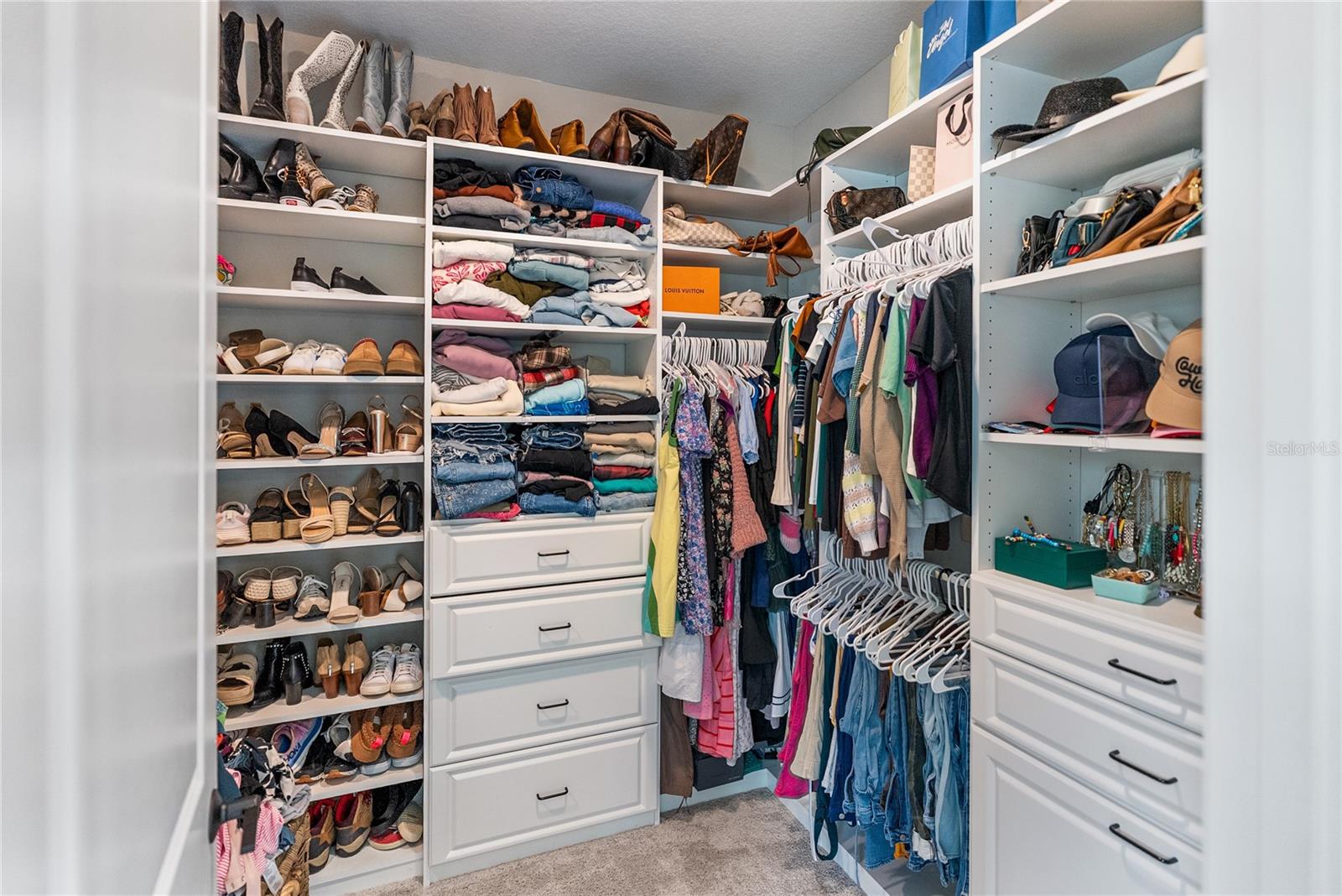 11435 APPLE TREE CIR, BRADENTON, FL, 34211