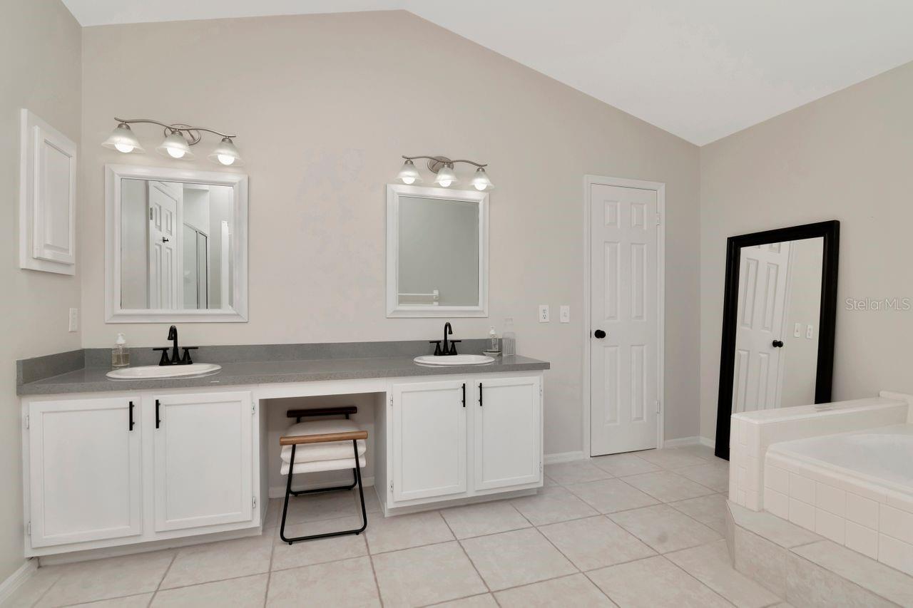 9715 PLEASANT RUN WAY, TAMPA, FL, 33647