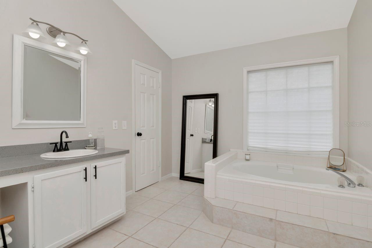 9715 PLEASANT RUN WAY, TAMPA, FL, 33647