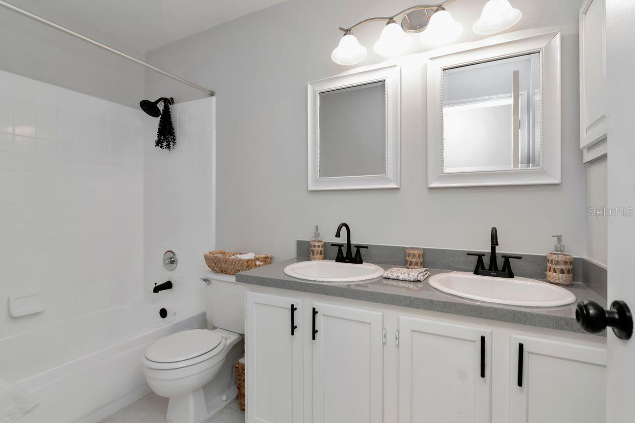9715 PLEASANT RUN WAY, TAMPA, FL, 33647