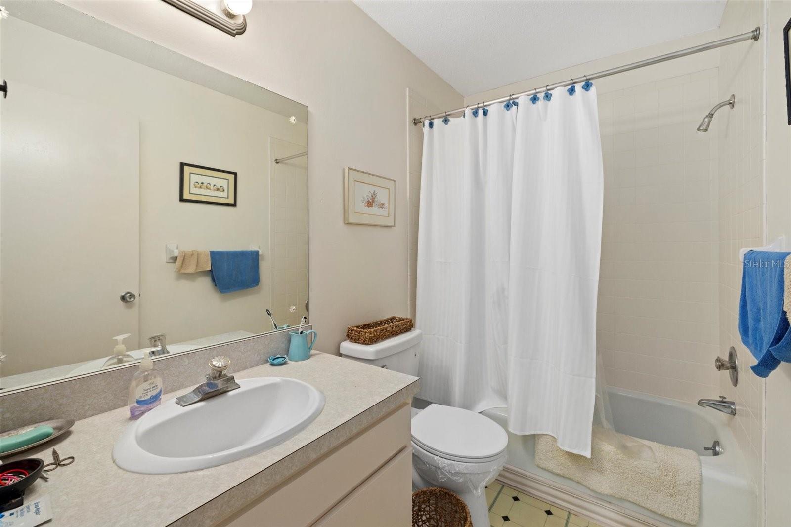 1343 GLENDALE CIR W #216, SARASOTA, FL, 34232