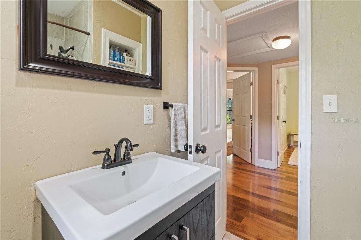 805 NE 10TH PL, GAINESVILLE, FL, 32601