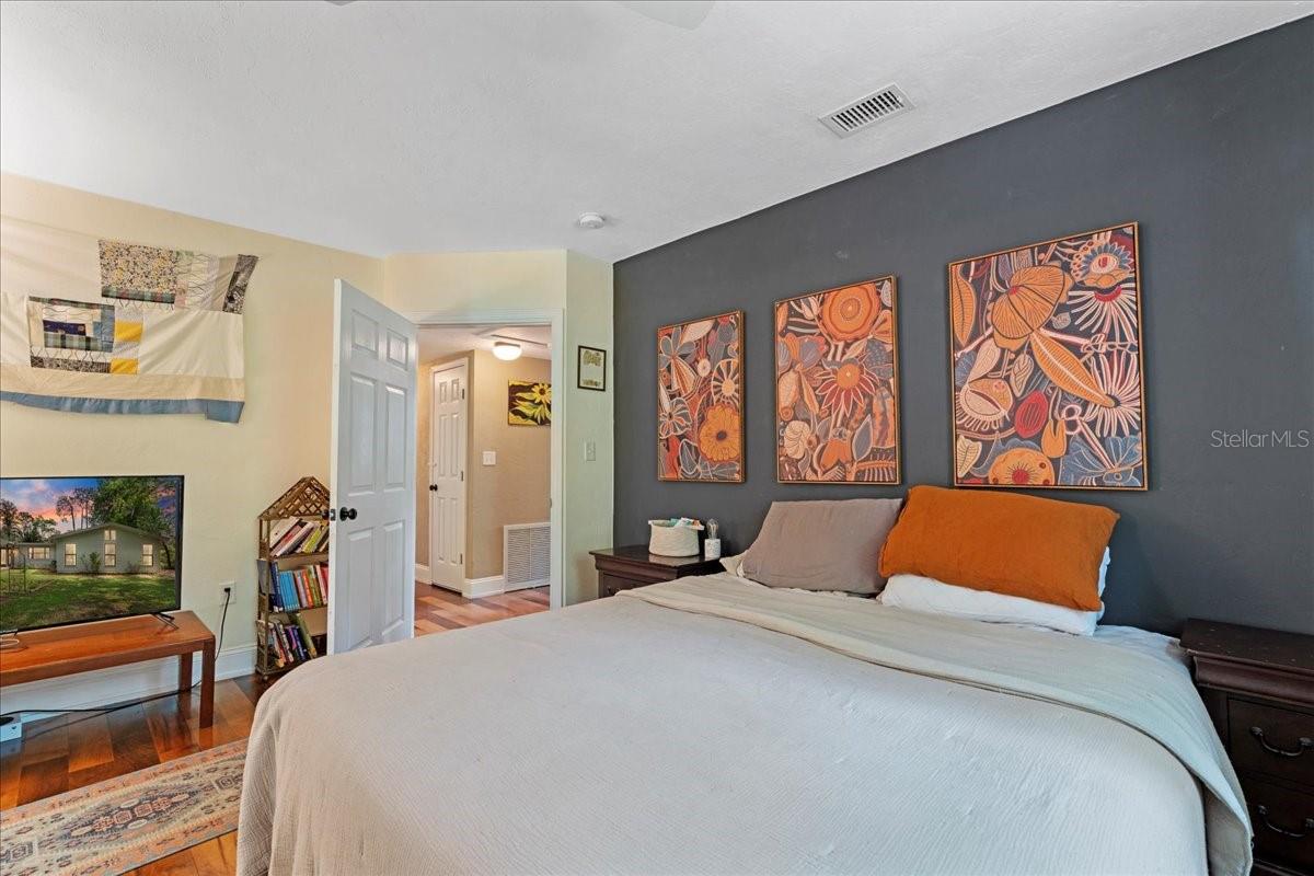 805 NE 10TH PL, GAINESVILLE, FL, 32601