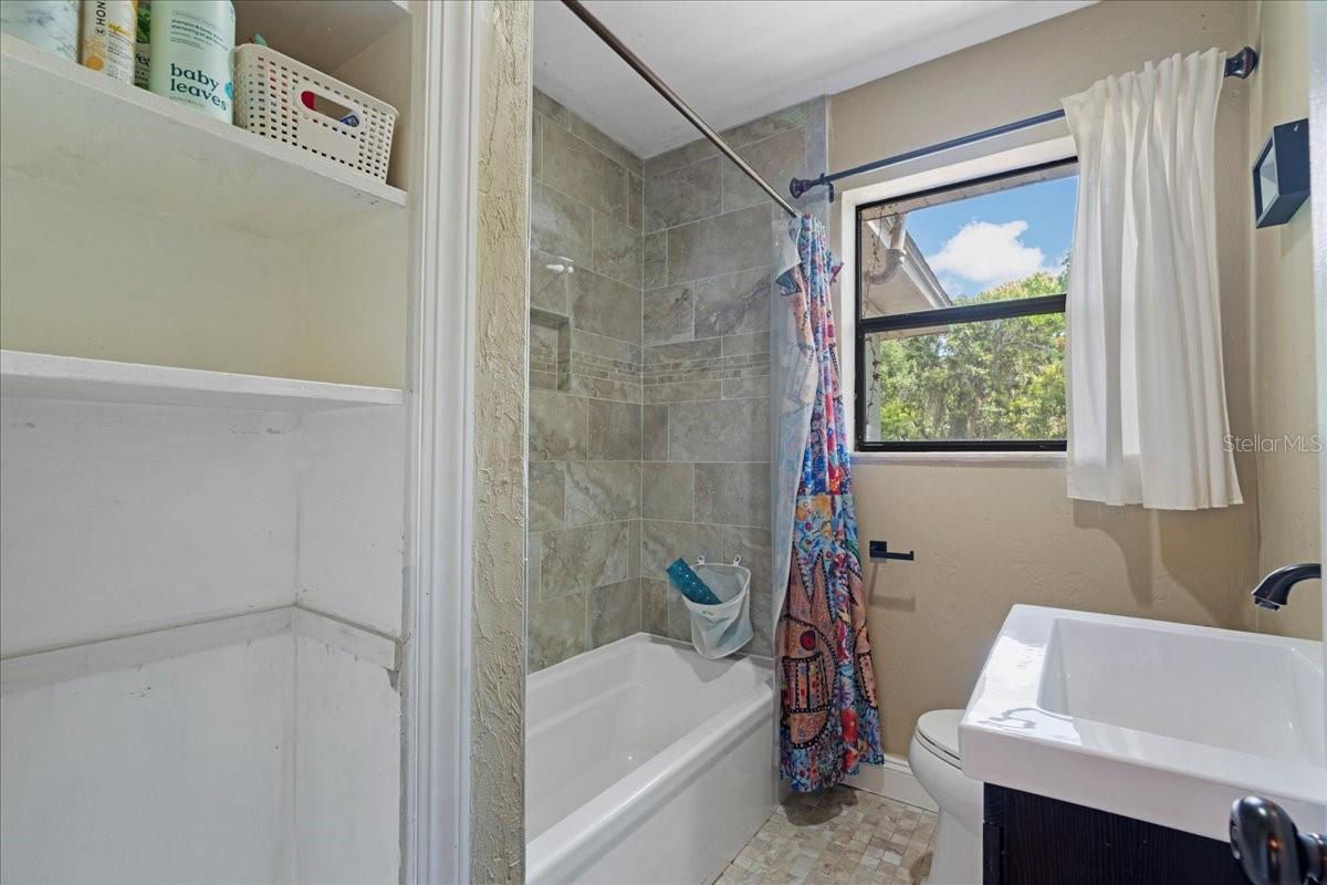 805 NE 10TH PL, GAINESVILLE, FL, 32601