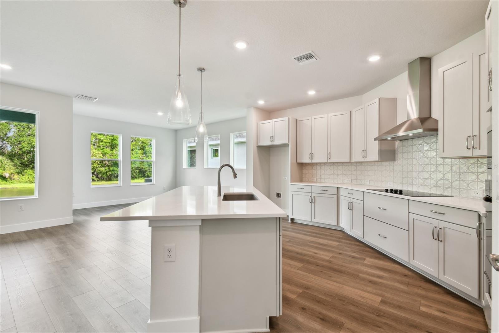 3319 GUANABANA XING, WESLEY CHAPEL, FL, 33543