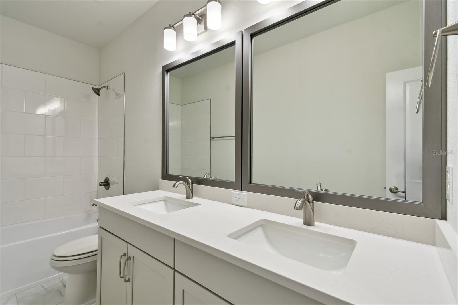 3319 GUANABANA XING, WESLEY CHAPEL, FL, 33543