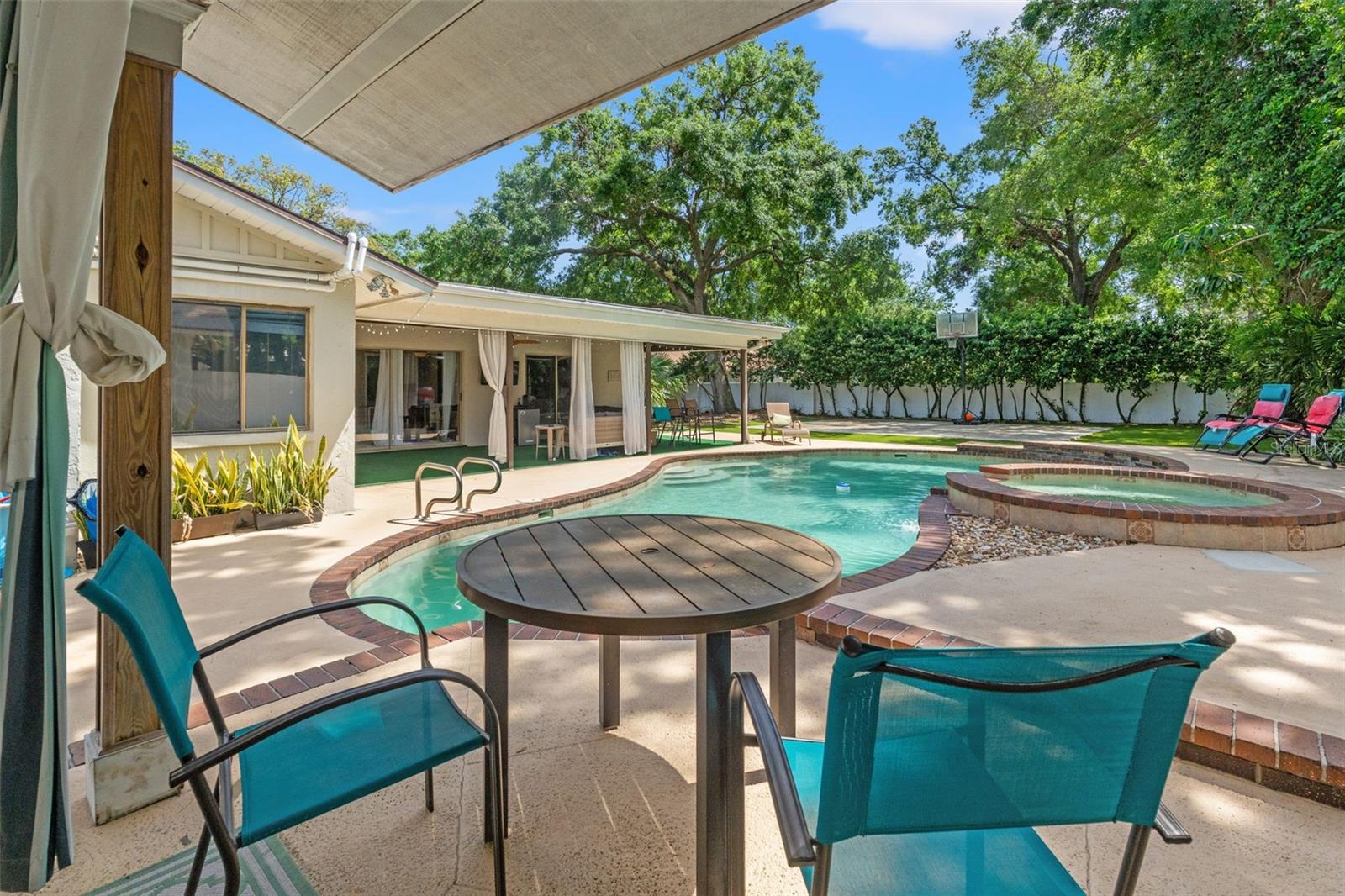 6204 SOARING AVE, TEMPLE TERRACE, FL, 33617