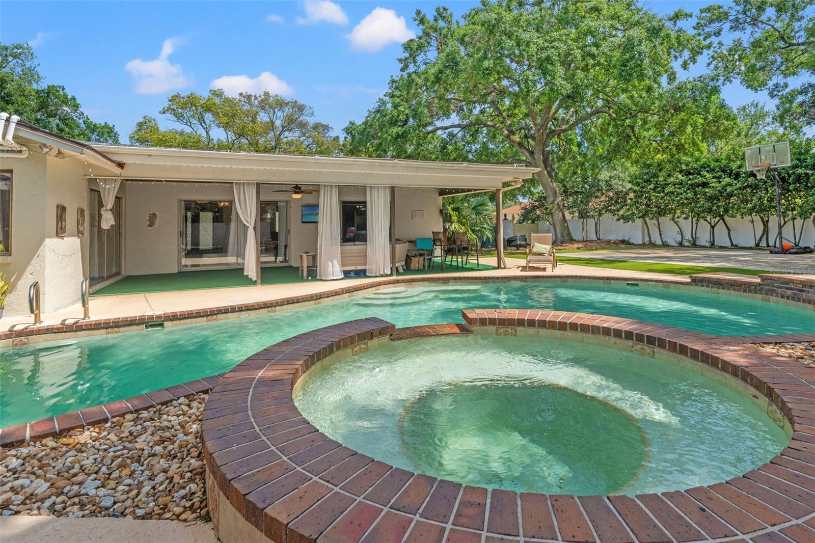 6204 SOARING AVE, TEMPLE TERRACE, FL, 33617