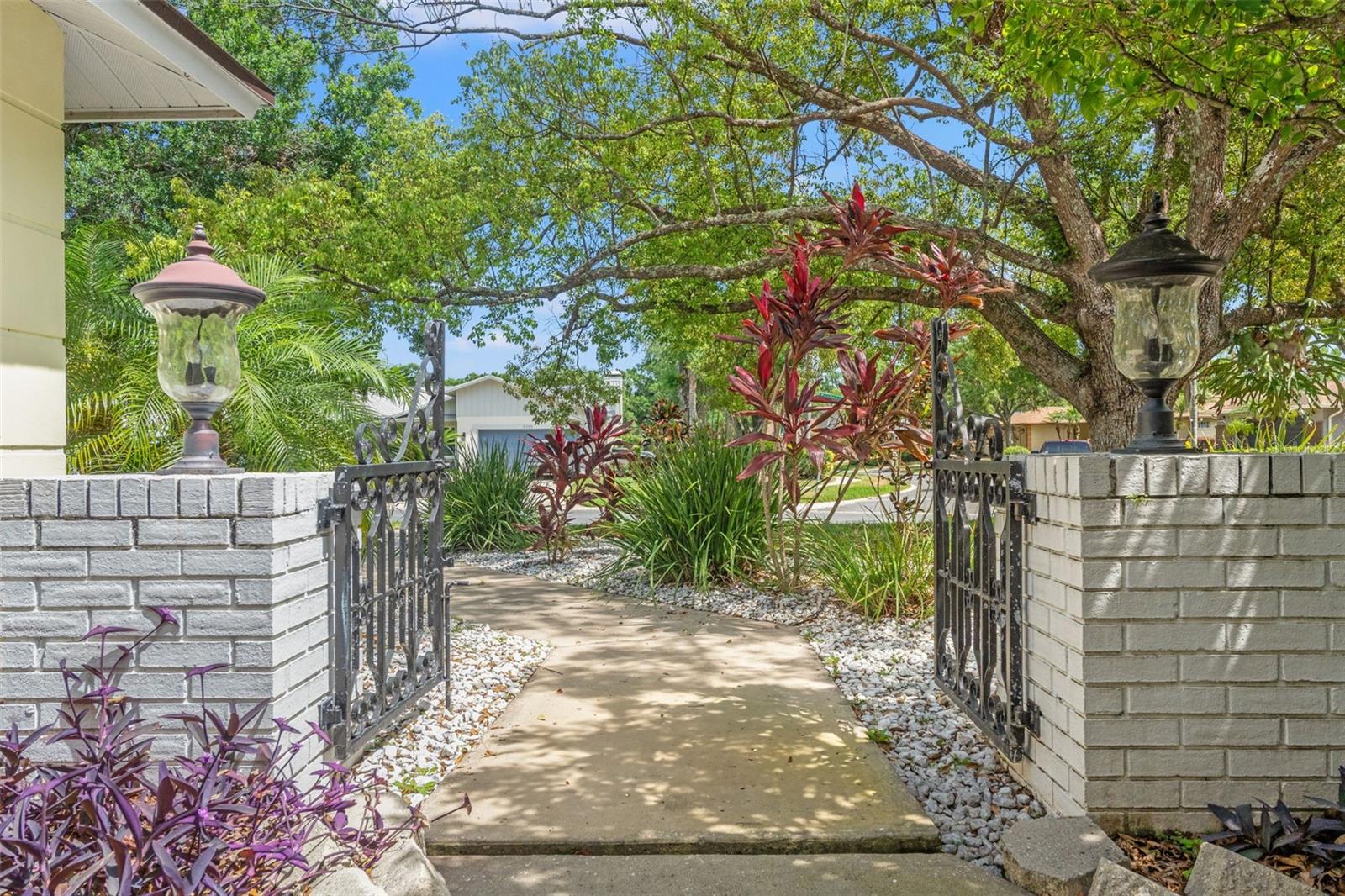 6204 SOARING AVE, TEMPLE TERRACE, FL, 33617