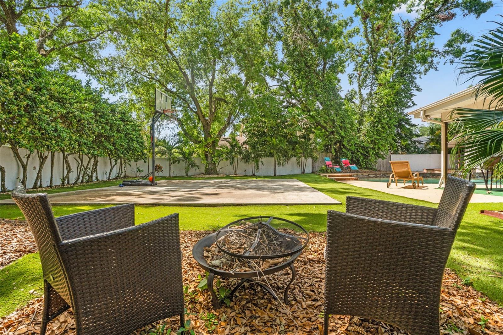 6204 SOARING AVE, TEMPLE TERRACE, FL, 33617