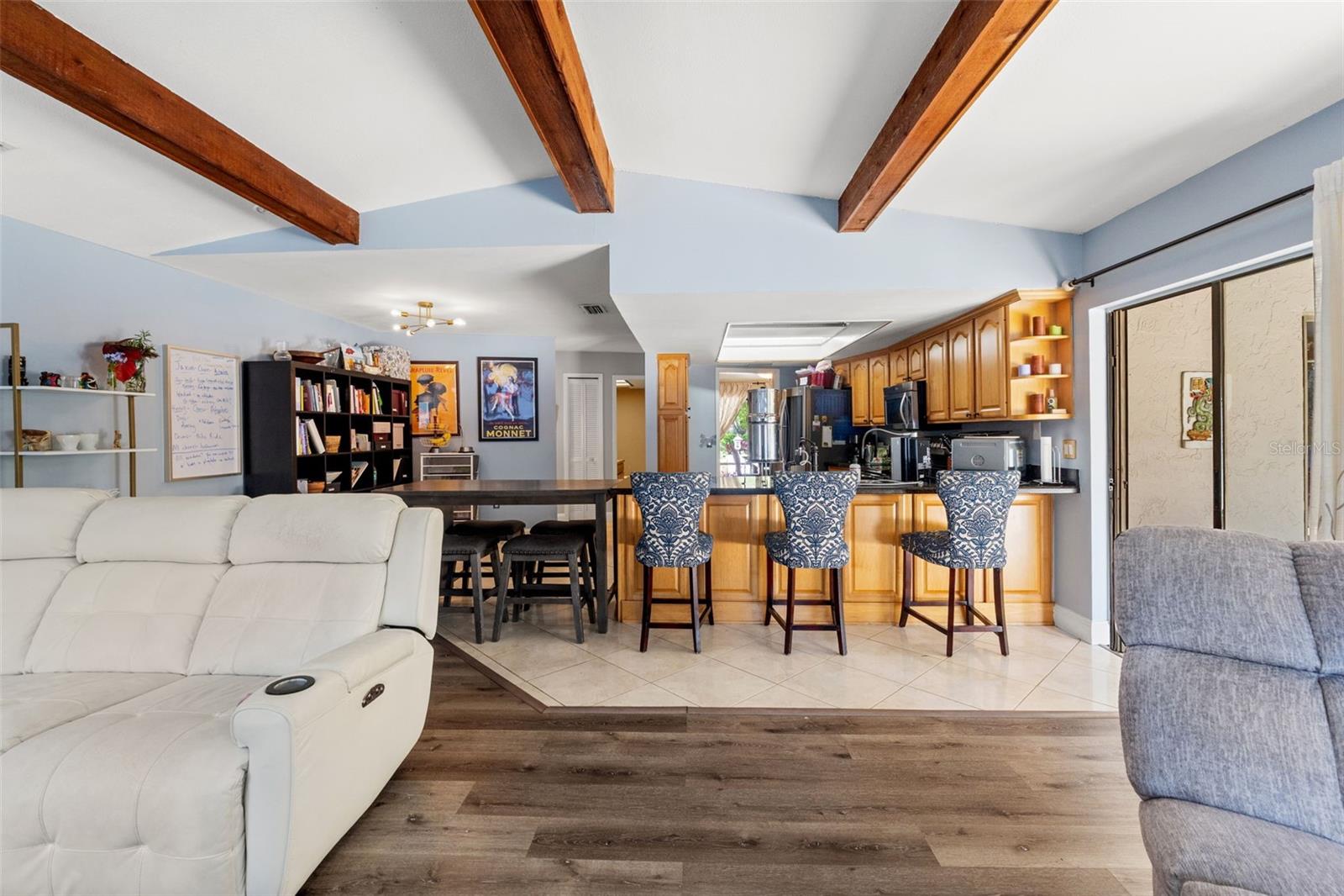 6204 SOARING AVE, TEMPLE TERRACE, FL, 33617