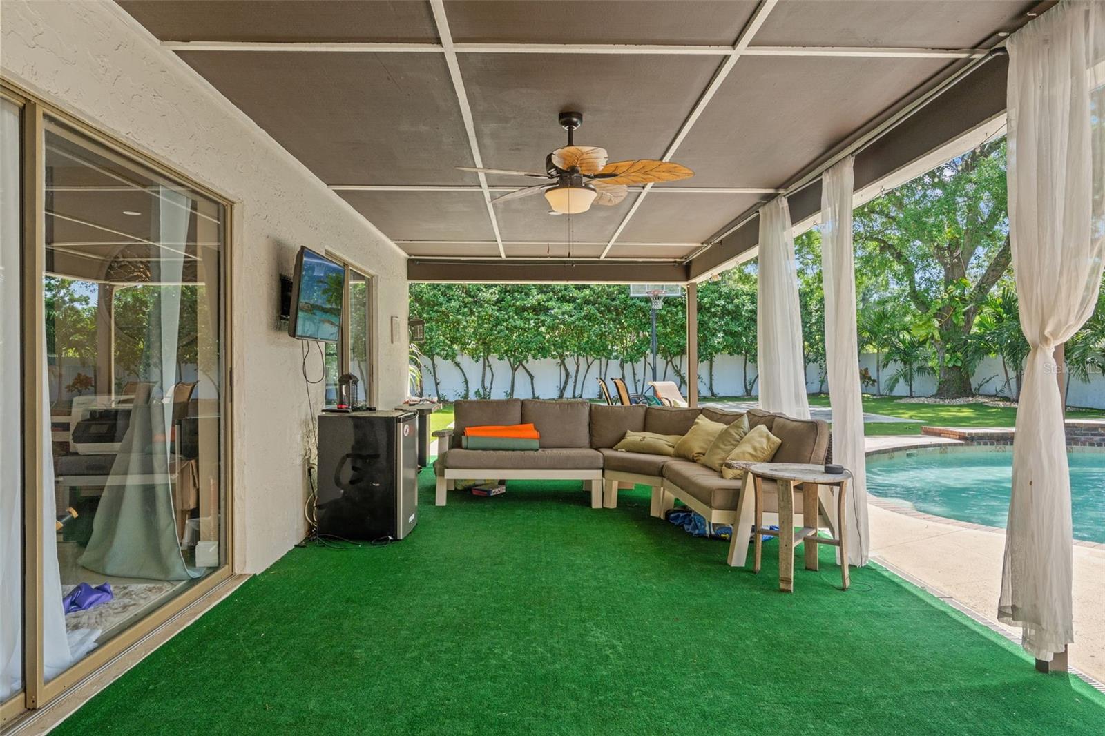 6204 SOARING AVE, TEMPLE TERRACE, FL, 33617