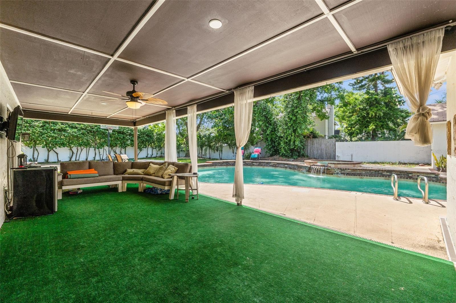 6204 SOARING AVE, TEMPLE TERRACE, FL, 33617