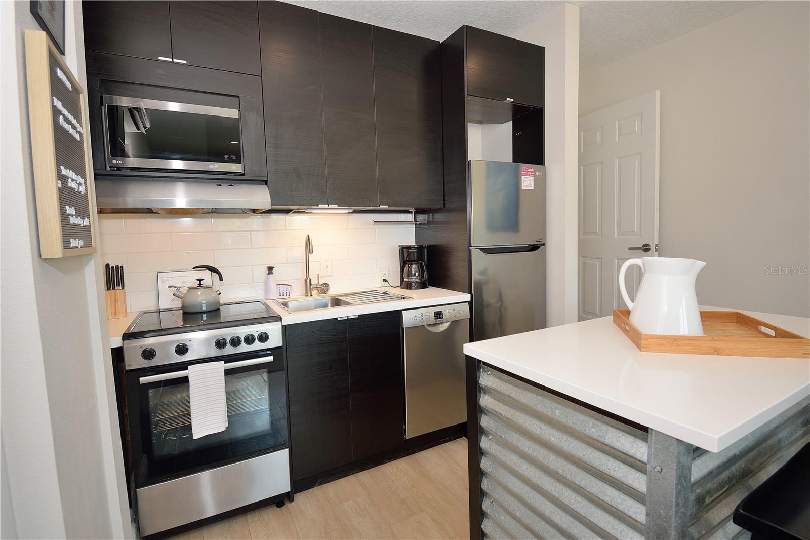 325 N ORLANDO AVE, COCOA BEACH, FL, 32931