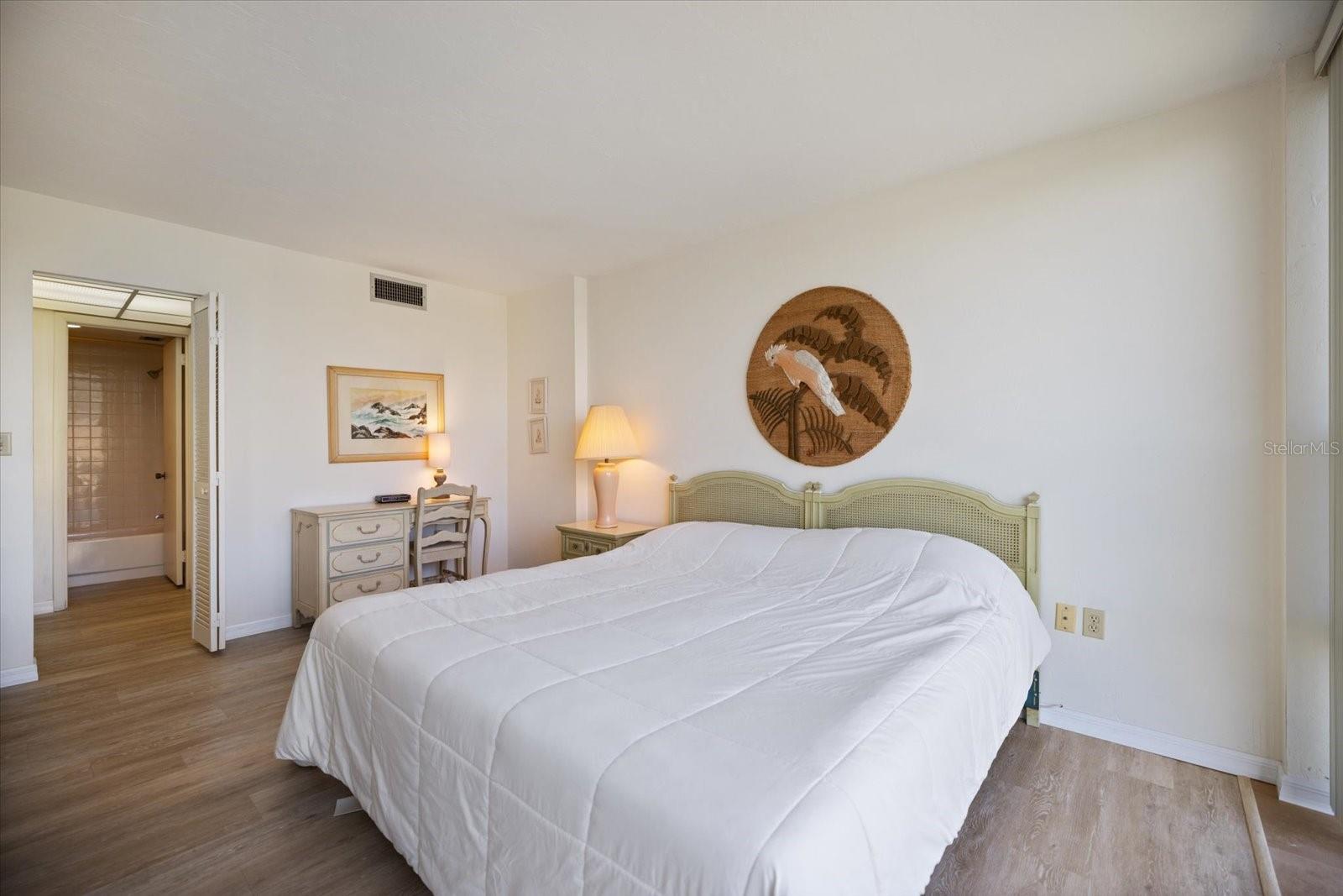 612 BIRD BAY DR S #302, VENICE, FL, 34285