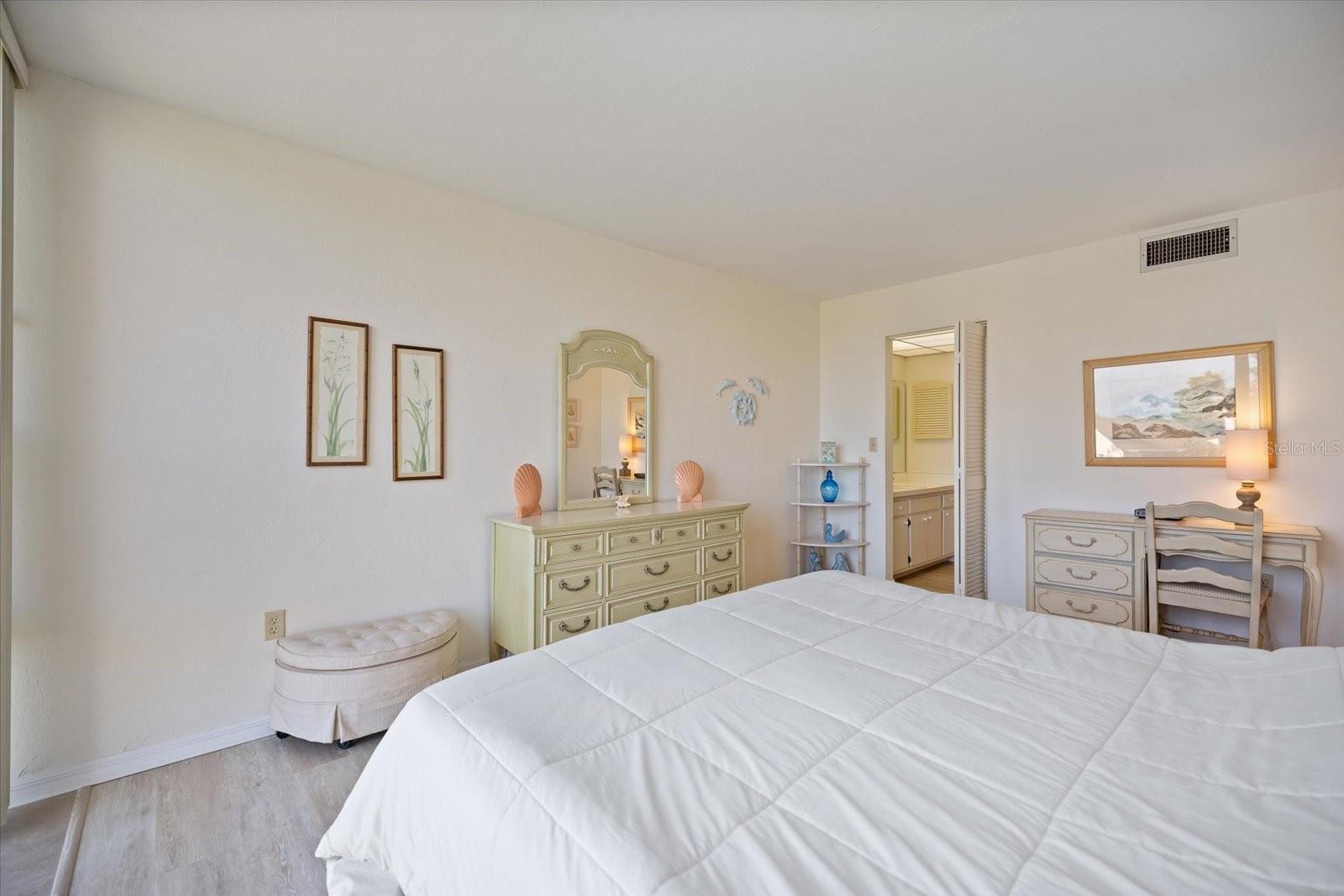 612 BIRD BAY DR S #302, VENICE, FL, 34285