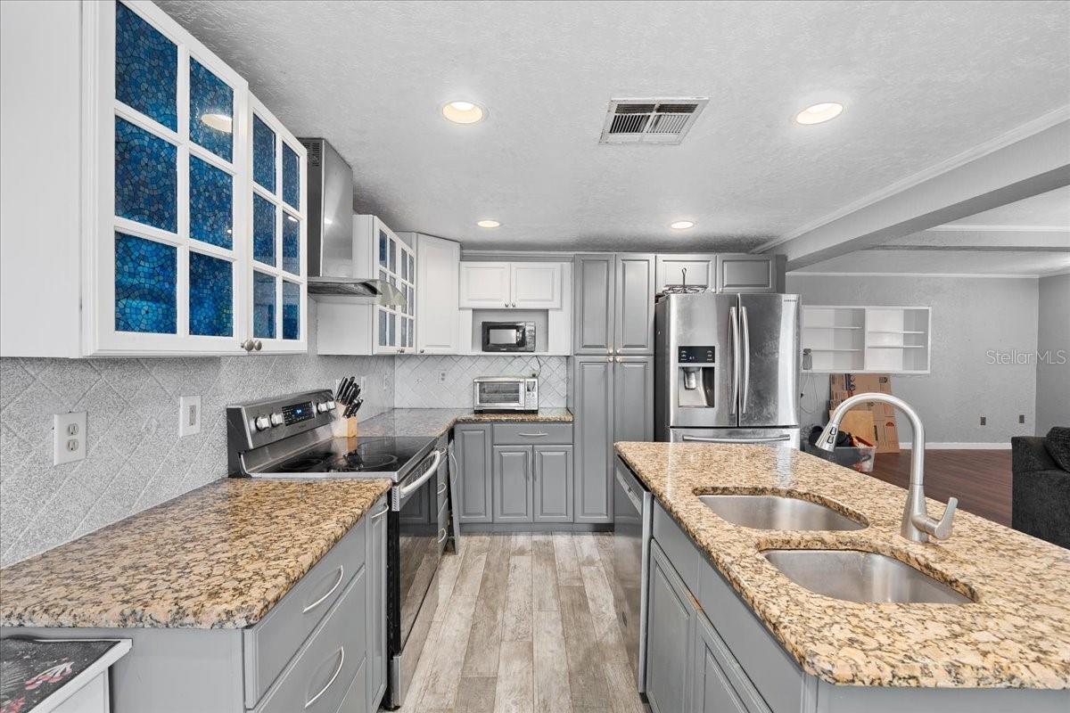 516 EASTWAY DR, LAKELAND, FL, 33803