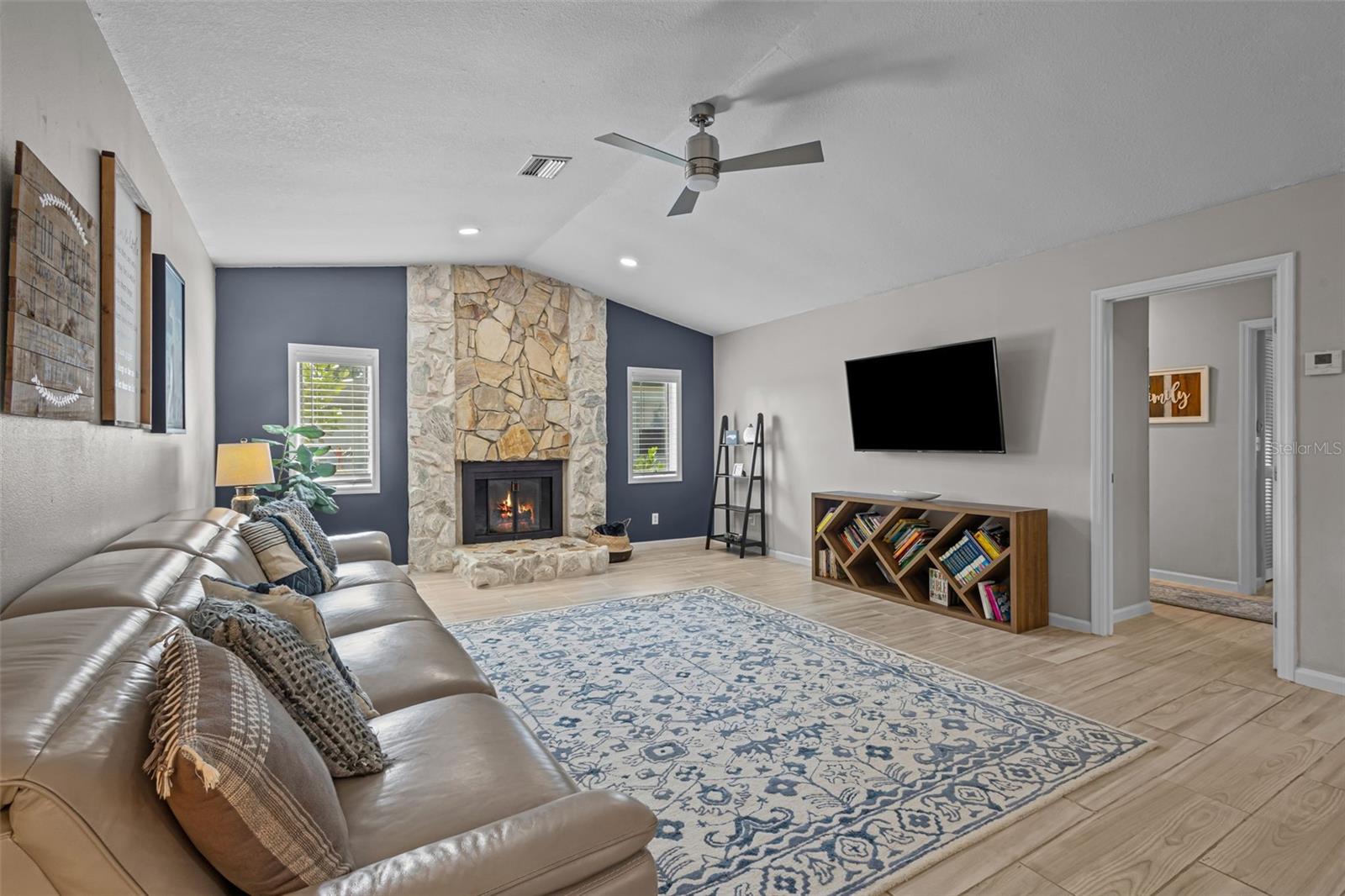 380 PALMDALE DR, OLDSMAR, FL, 34677