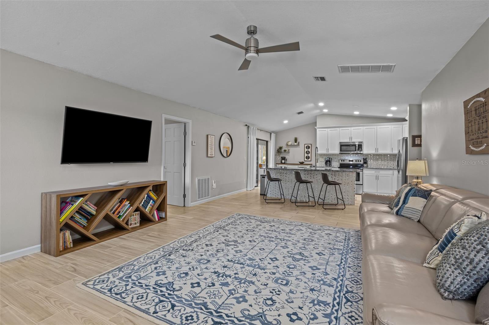 380 PALMDALE DR, OLDSMAR, FL, 34677