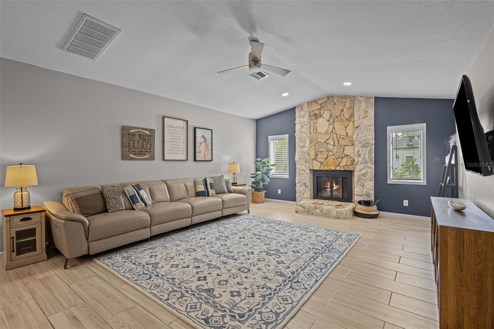 380 PALMDALE DR, OLDSMAR, FL, 34677