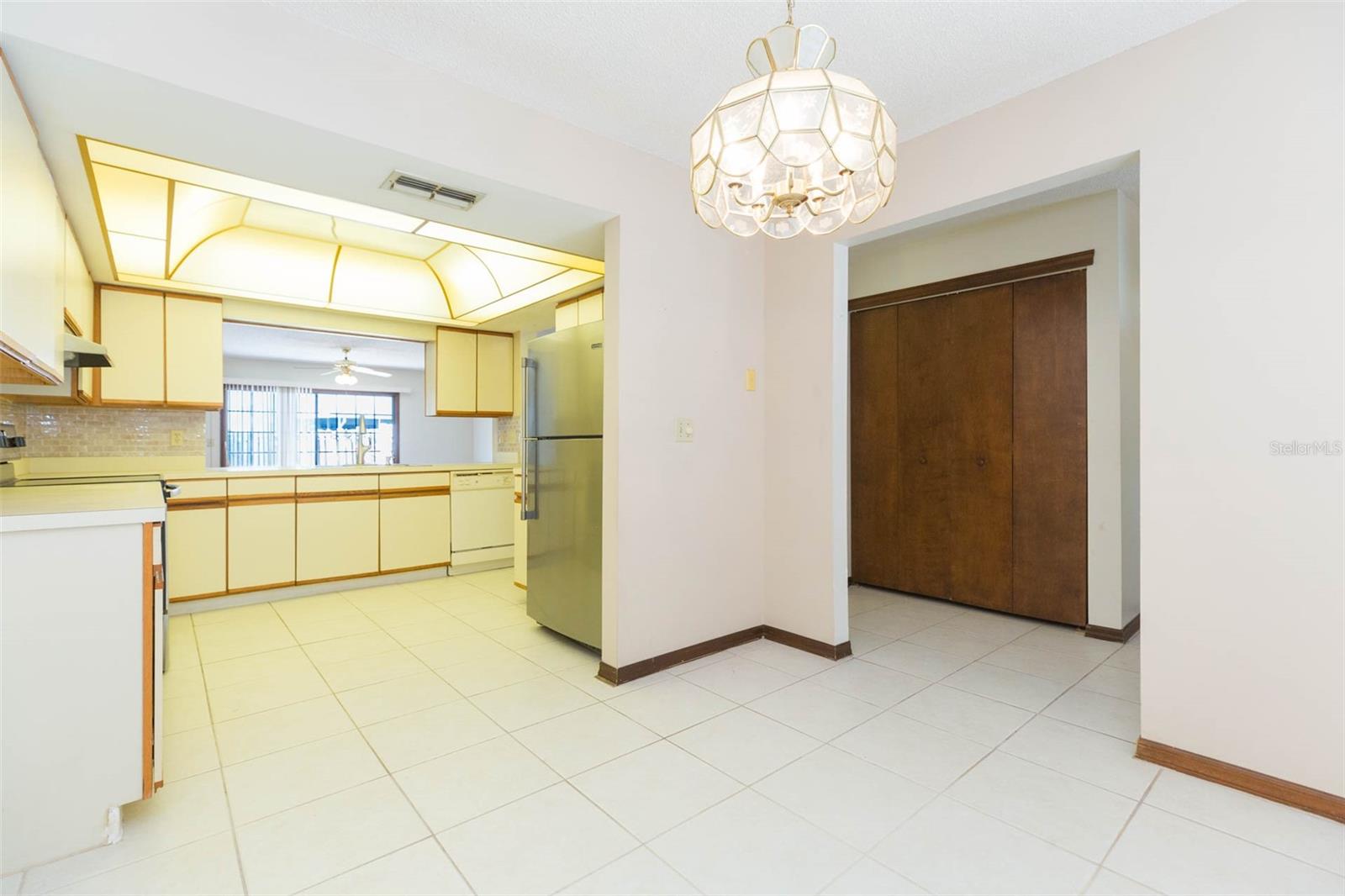 16075 DAWNVIEW DR, TAMPA, FL, 33624