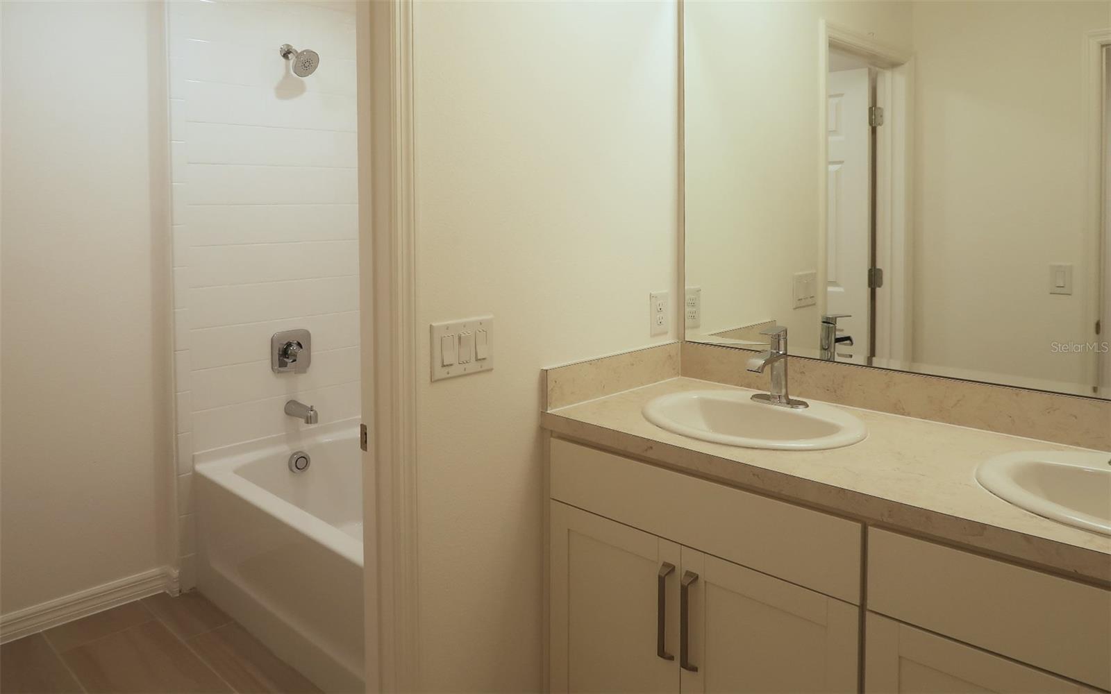 236 GLASS ONION DR, GROVELAND, FL, 34737