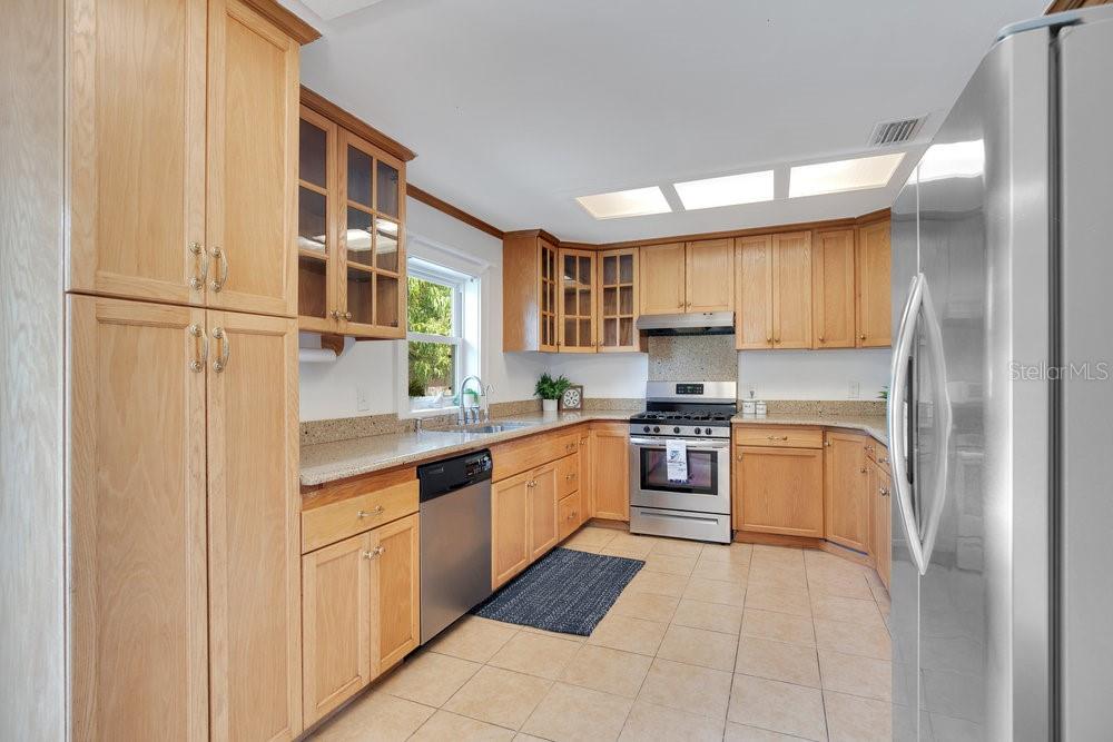 806 MAZURKA DR, CHULUOTA, FL, 32766