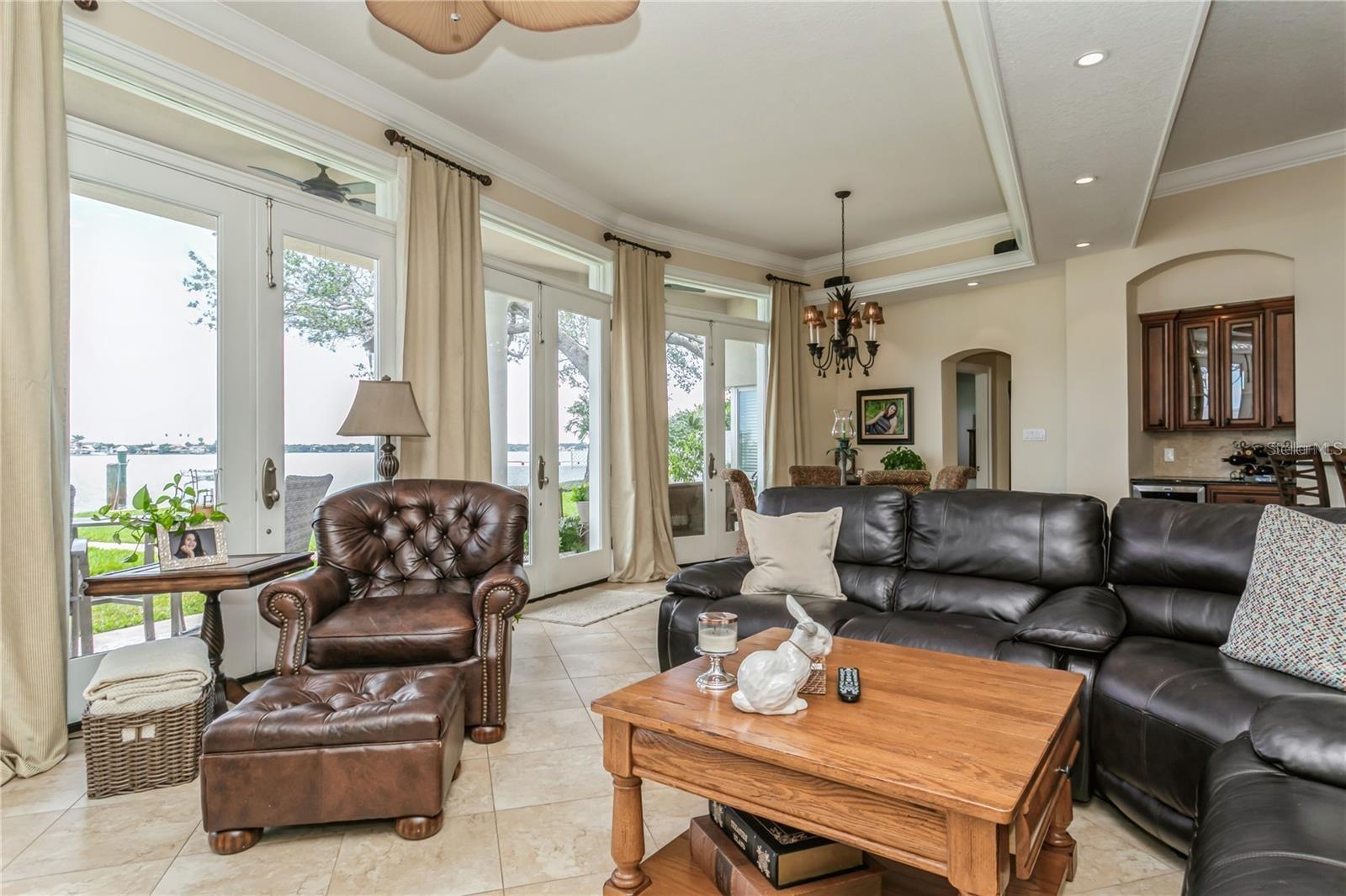3 PARADISE LN, TREASURE ISLAND, FL, 33706