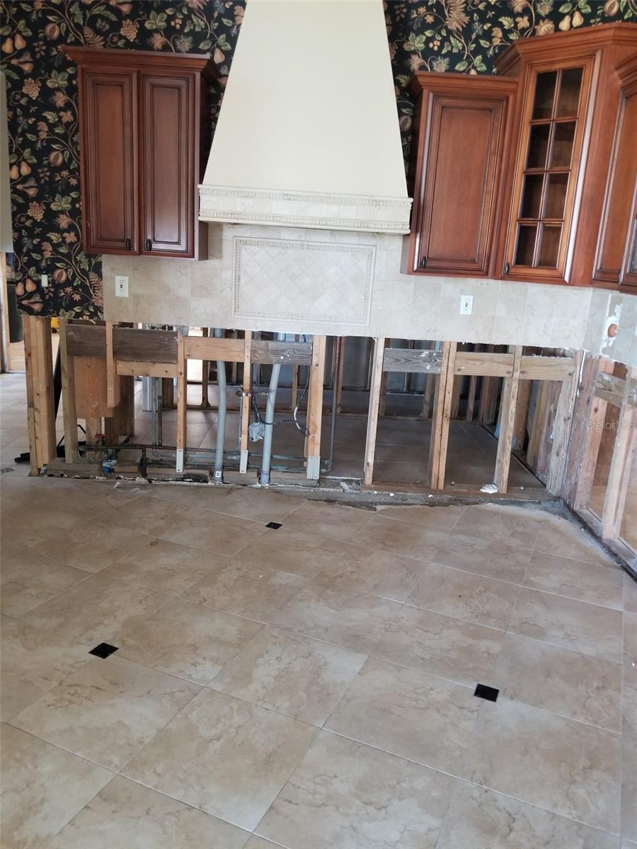 3 PARADISE LN, TREASURE ISLAND, FL, 33706
