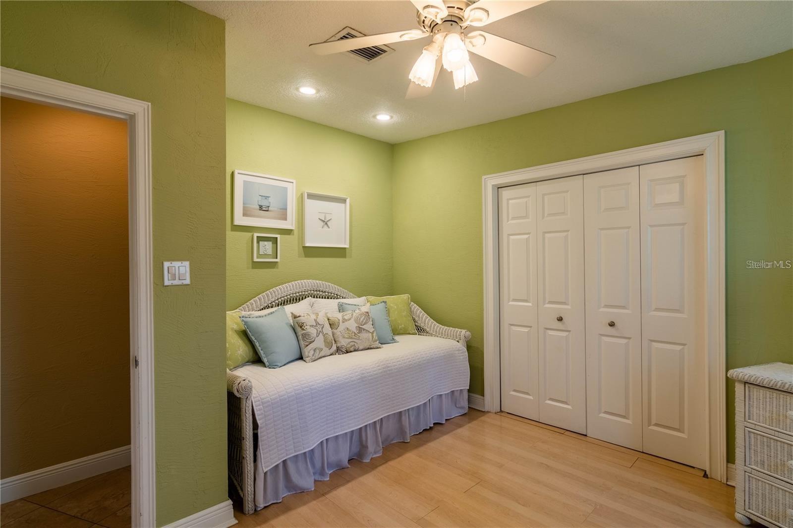 3 PARADISE LN, TREASURE ISLAND, FL, 33706