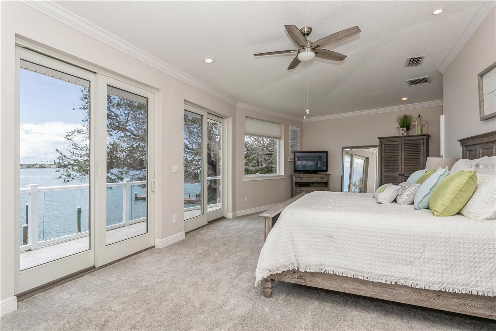 3 PARADISE LN, TREASURE ISLAND, FL, 33706