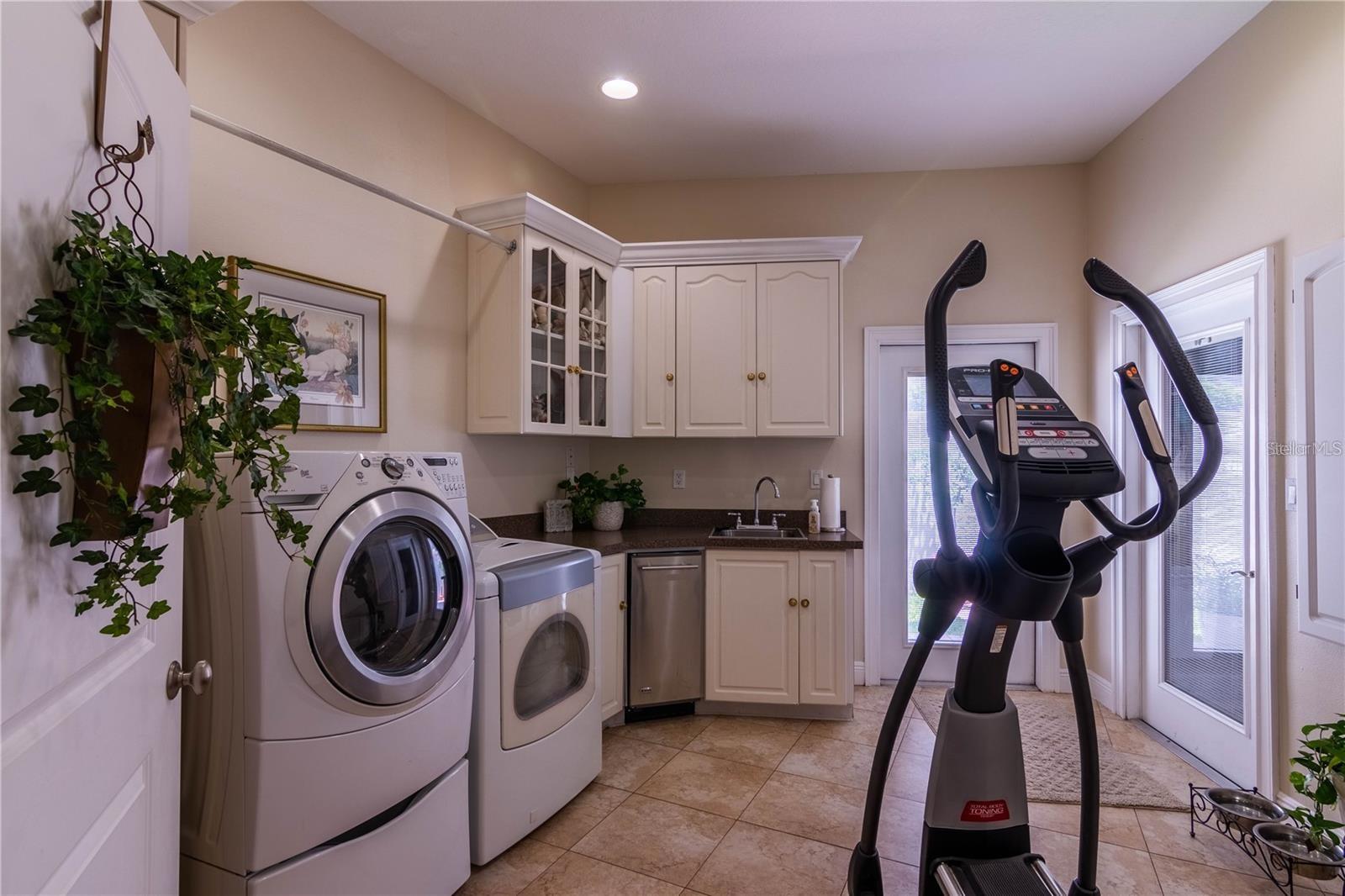 3 PARADISE LN, TREASURE ISLAND, FL, 33706