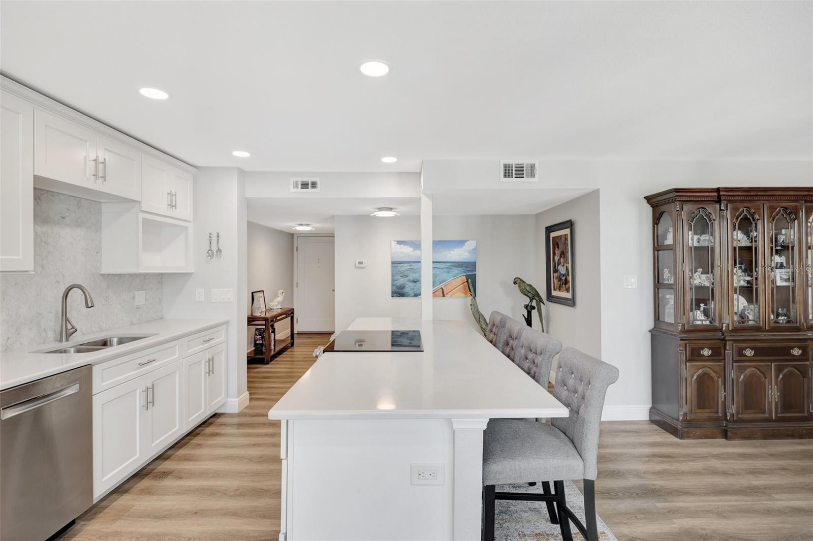 400 ISLAND WAY #201, CLEARWATER BEACH, FL, 33767