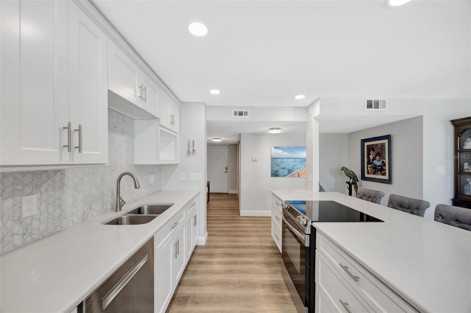 400 ISLAND WAY #201, CLEARWATER BEACH, FL, 33767