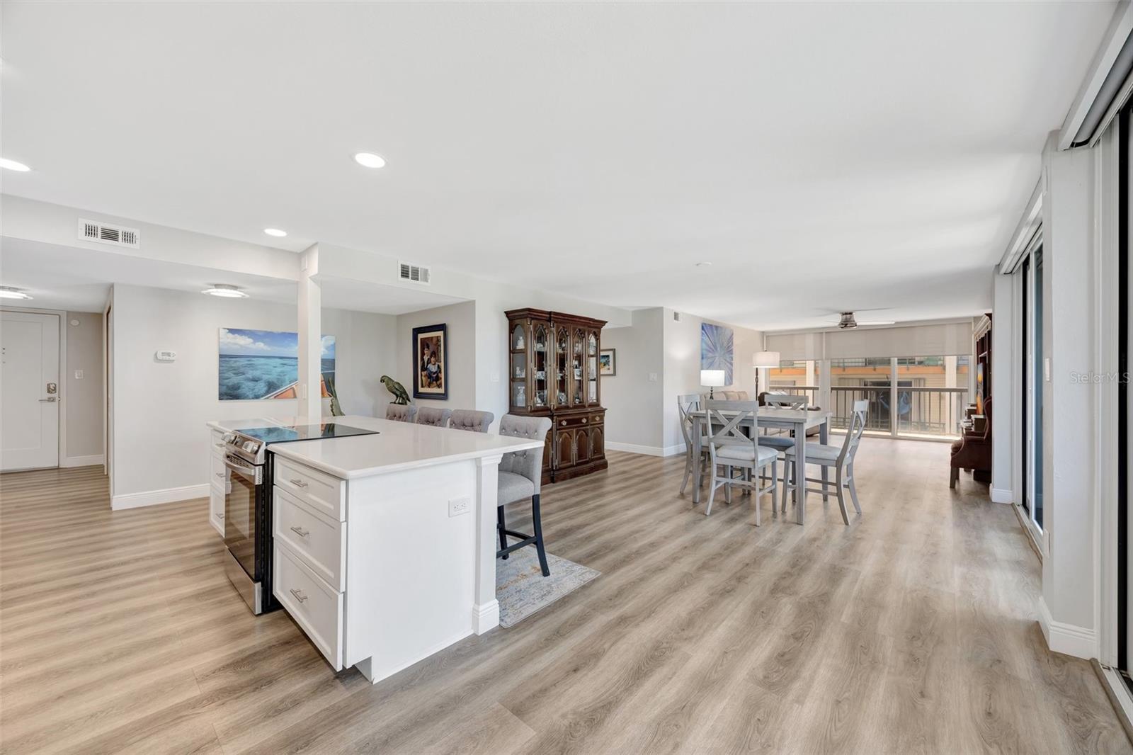 400 ISLAND WAY #201, CLEARWATER BEACH, FL, 33767